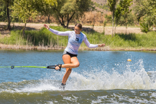 Issy Cosgrove trick skiing. Photo credit David Raw